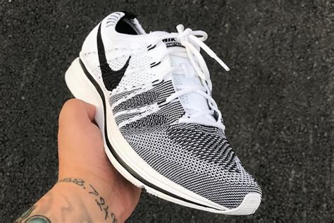 nike flyknit trainers checklist